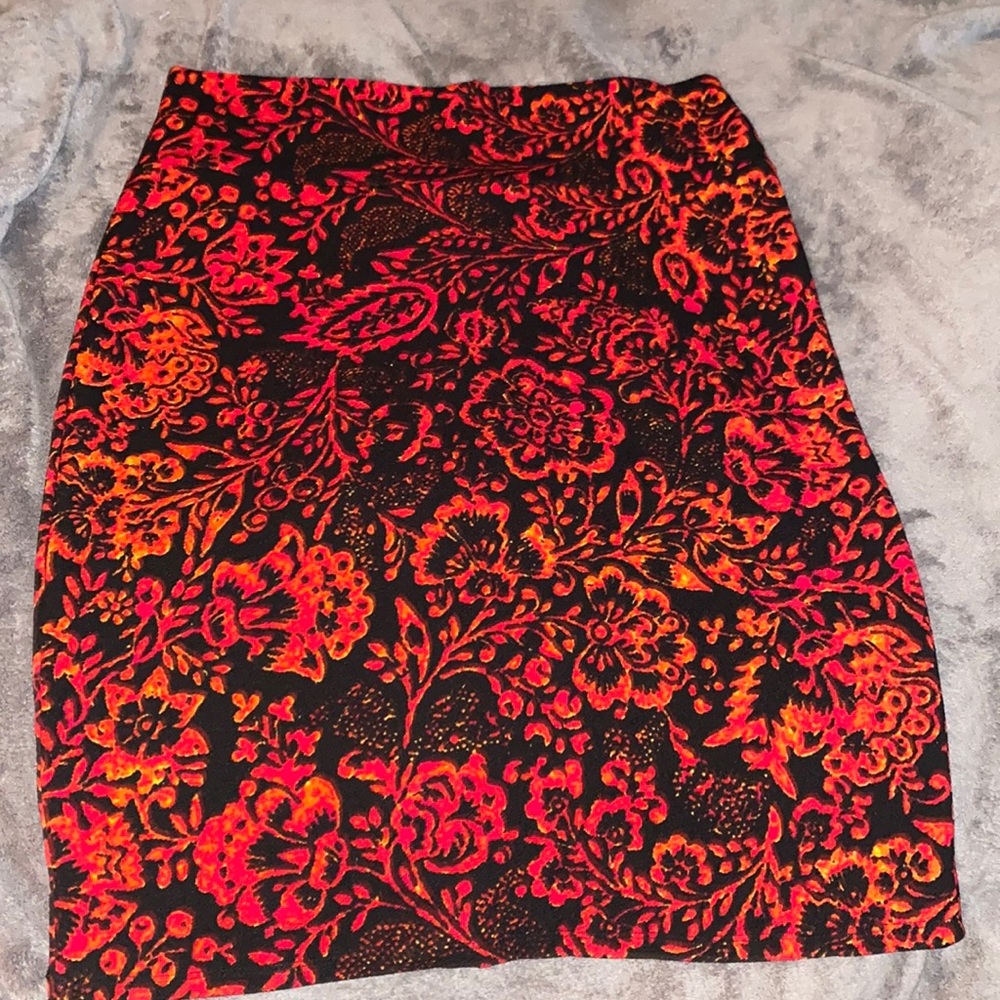 Lularoe Cassie skirt size large red and black with orange accents and flowers